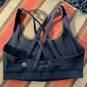 Black Lululemon sports bra 6